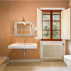 8 Bedroom Villa with Pool near Certaldo, Tuscany, Sleeps 14 - 15